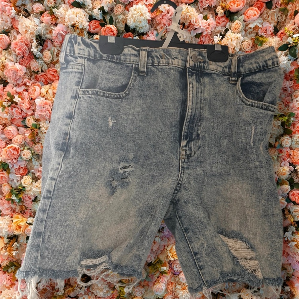 Celebrity, pink distressed shorts